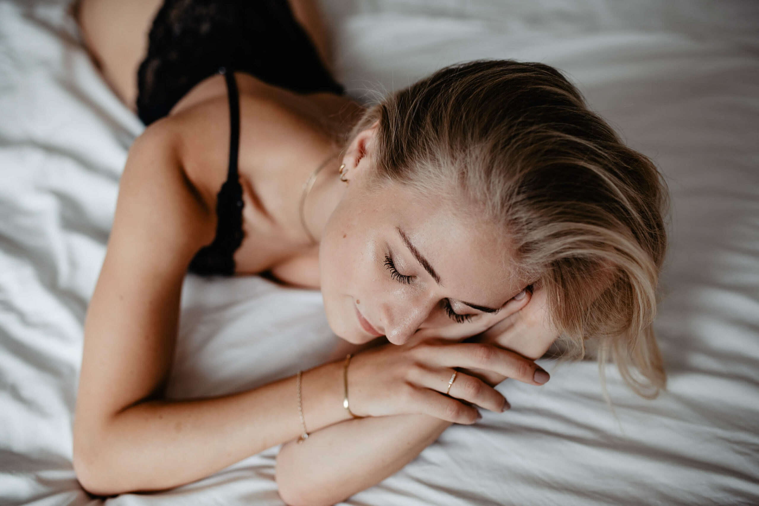 HannaKatharina-Photography-2022-Boudoir-Verena-070-tiny-scaled-1